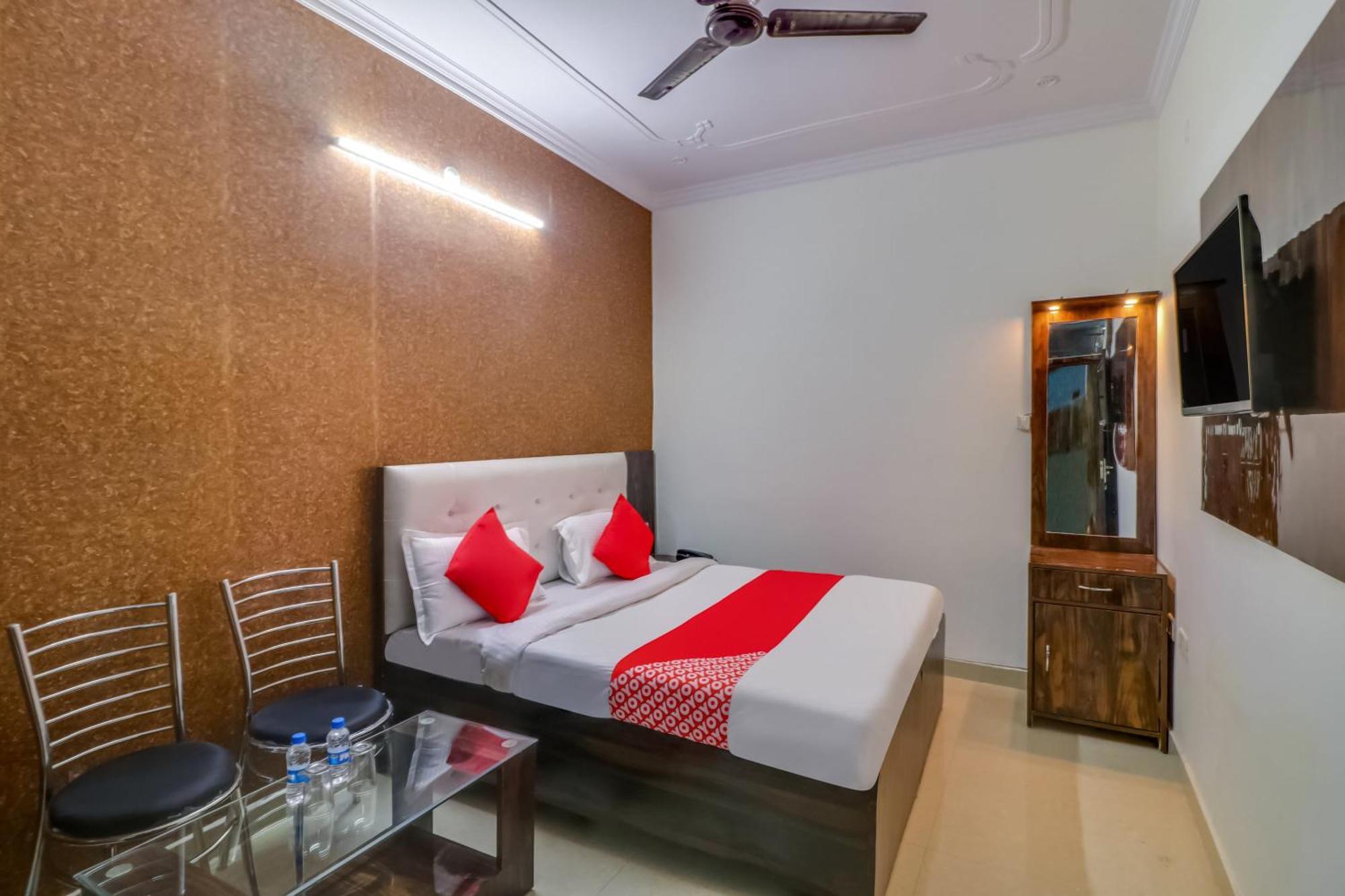 Hotel O Rodstar Chinhat Екстериор снимка