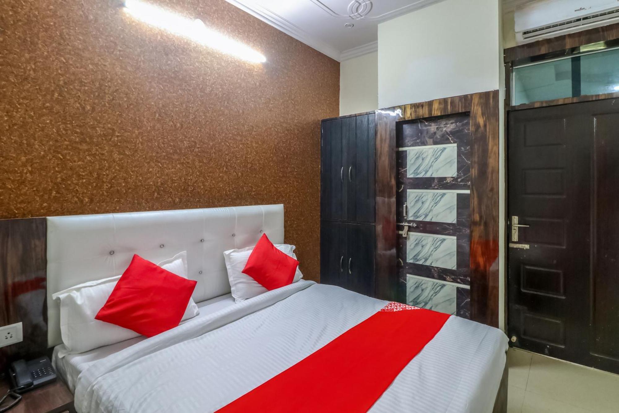 Hotel O Rodstar Chinhat Екстериор снимка