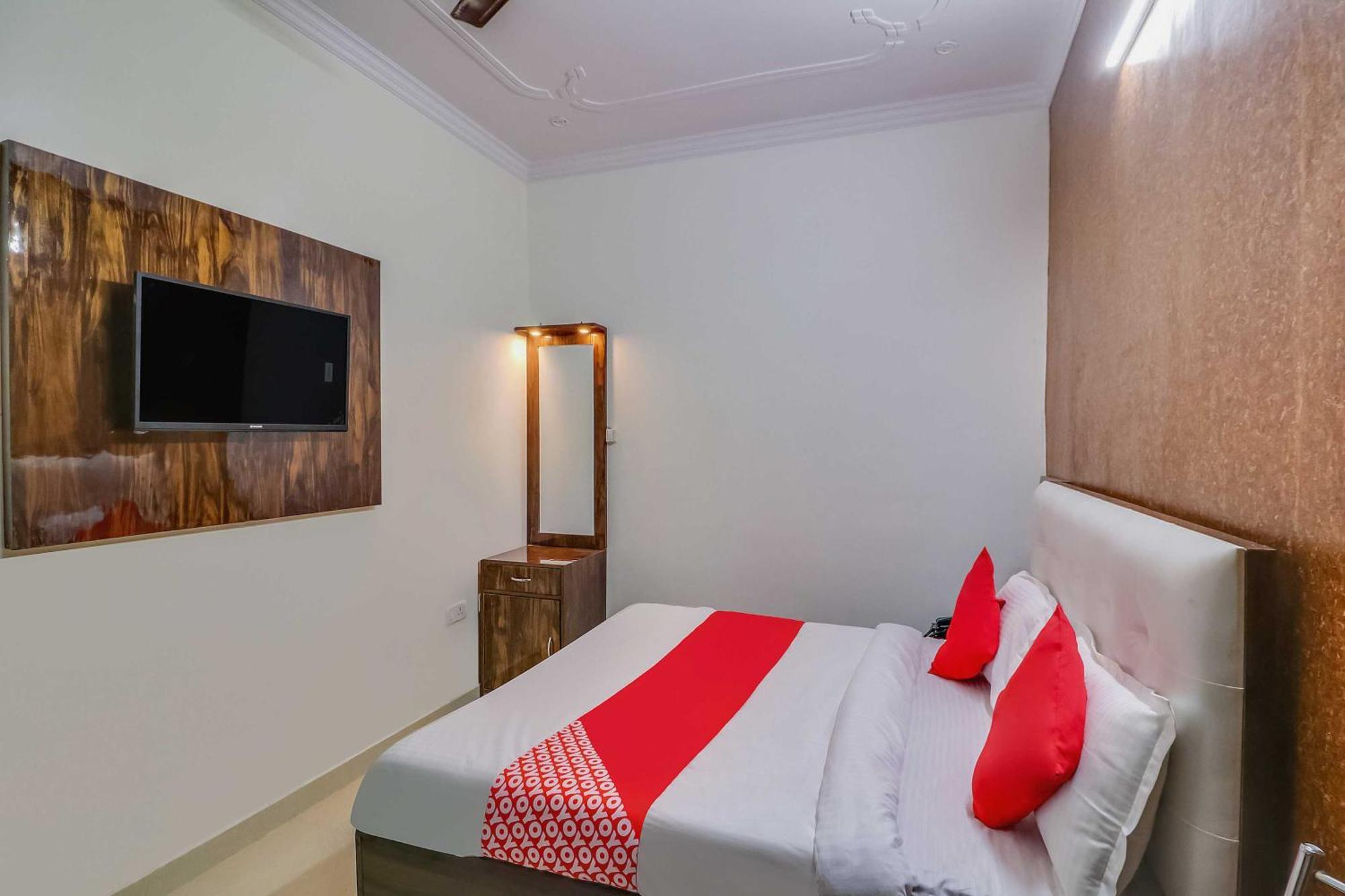 Hotel O Rodstar Chinhat Екстериор снимка
