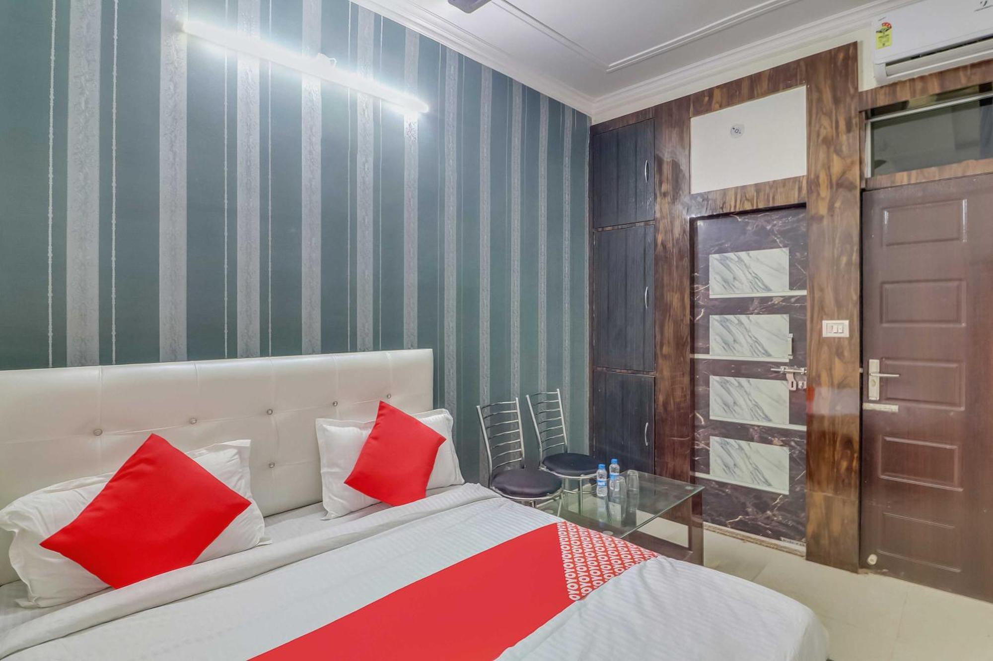 Hotel O Rodstar Chinhat Екстериор снимка