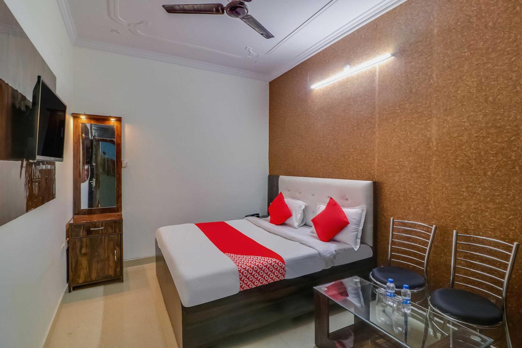 Hotel O Rodstar Chinhat Екстериор снимка
