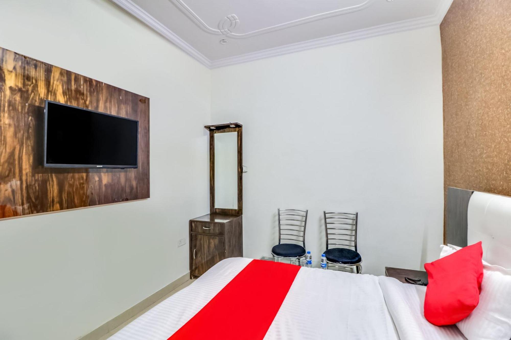 Hotel O Rodstar Chinhat Екстериор снимка